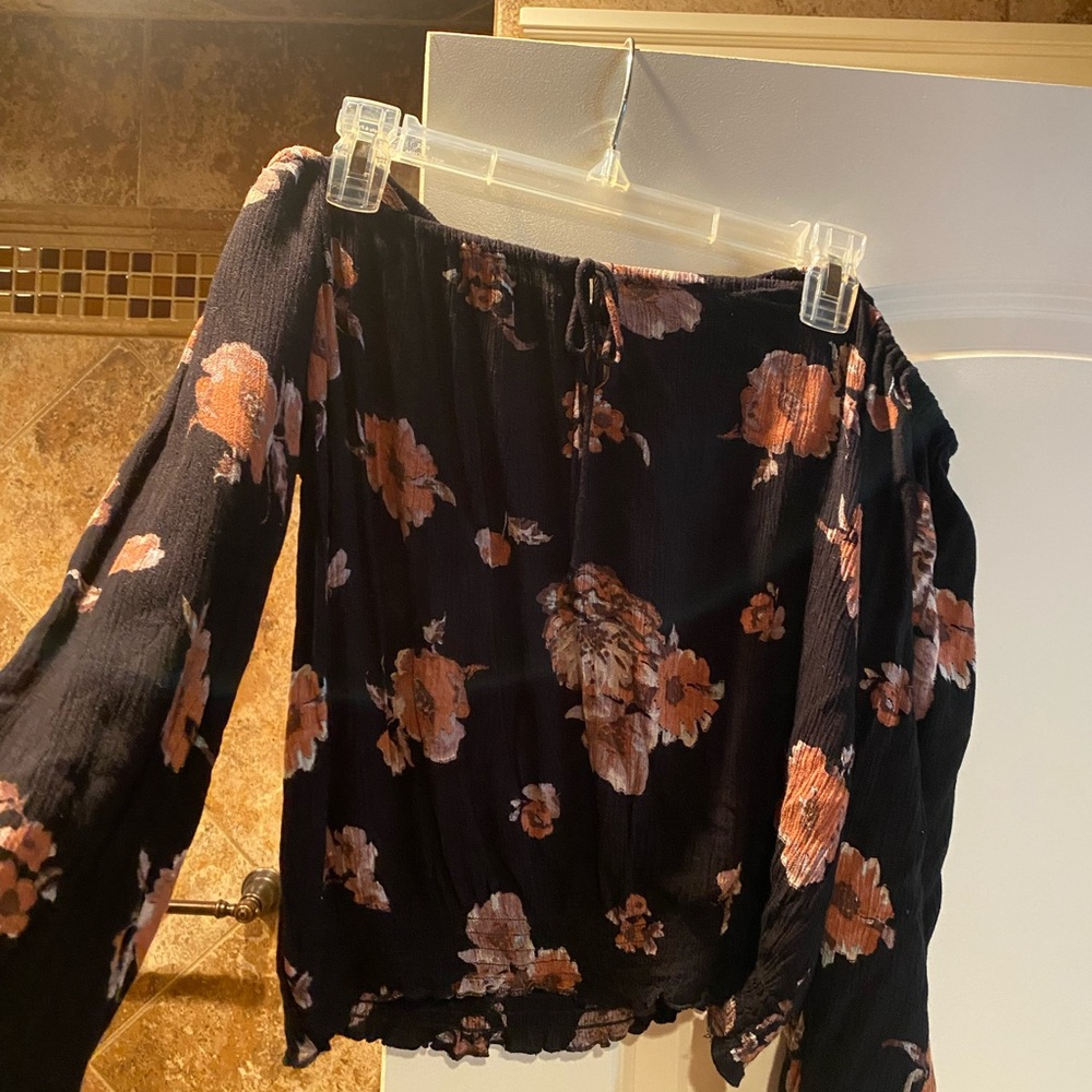 Off the shoulder business blouse